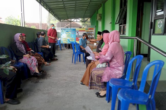 CEGAH PENYEBARAN COVID 19, VAKSINASI BOOSTER 2 (DOSIS 4) UNTUK GURU SE KECAMATAN KLATEN SELATAN