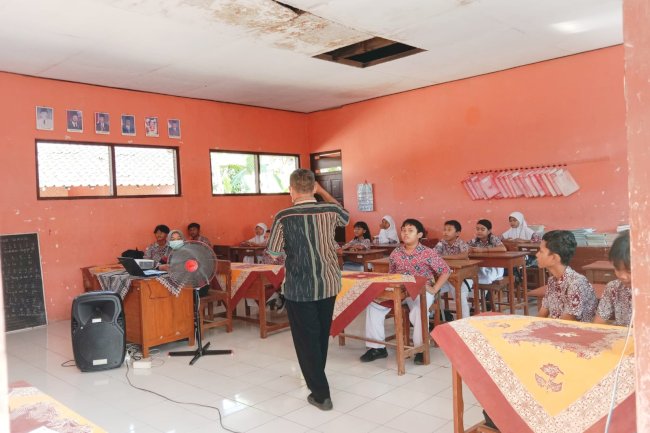 DUKUNG GERMAS, TIM PROMKES PUSKESMAS KLATEN SELATAN SOSIALISASIKAN BAHAYA MEROKOK DIKALANGAN PELAJAR