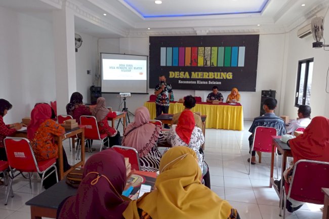 KEGIATAN SERULING GAPIT (SERUAN KELILING TANGGAP PENYAKIT) DI DESA MERBUNG