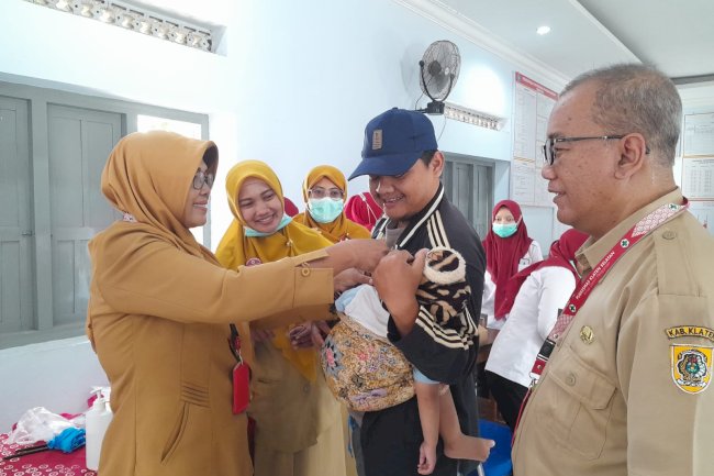 AYAH…MARI SUKSESKAN KLATEN BEBAS POLIO, SUB PIN POLIO SERENTAK SE KLATEN SELATAN