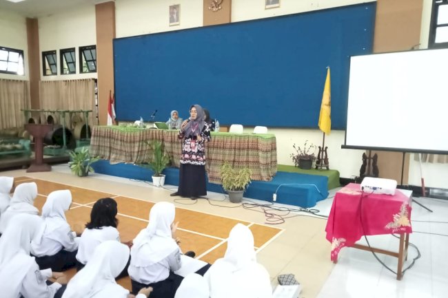 CEGAH ''MENTAL ILLNESS'' PADA GENERASI ALPHA, PUSKESMAS KLATEN SELATAN EDUKASI PELAJAR SEKOLAH MENENGAH PERTAMA