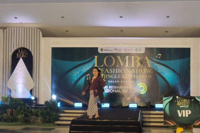 WOW...MEMUKAU, PENAMPILAN TIM FASHION SHOW DAN JINGGLE KESEHATAN PUSKESMAS KLATEN SELATAN