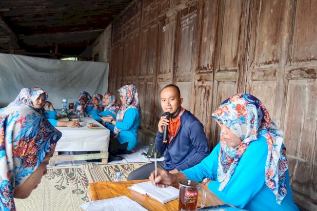 Sosialisasi Skrining Kesehatan BPJS dan CKG dengan Kader Kesehatan Desa Kajoran