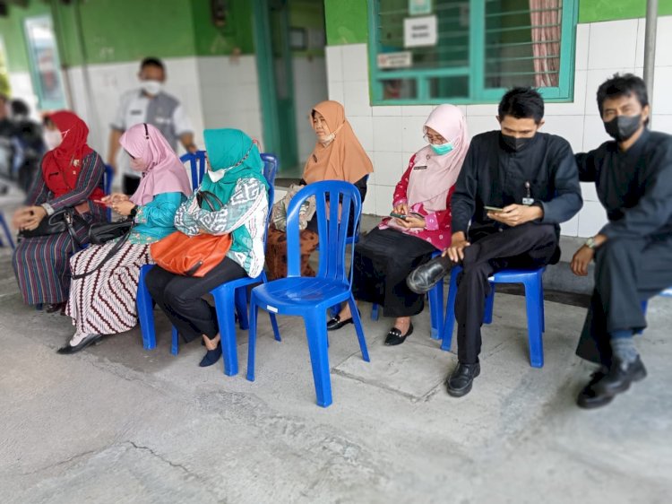 CEGAH PENYEBARAN COVID 19, VAKSINASI BOOSTER 2 (DOSIS 4) UNTUK GURU SE KECAMATAN KLATEN SELATAN