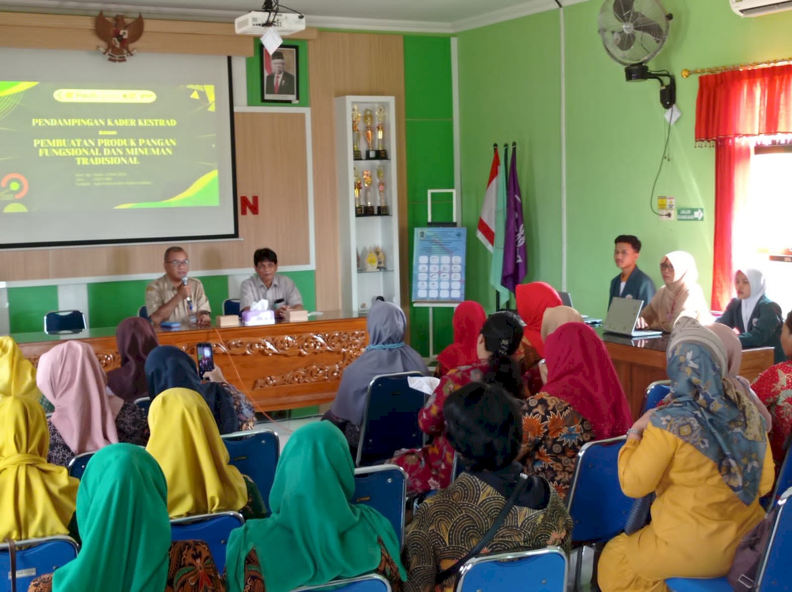 PROGRAM KESEHATAN TRADISIONAL : PERTEMUAN RUTIN KADER KESEHATAN TRADISIONAL PUSKESMAS KLATEN SELATAN