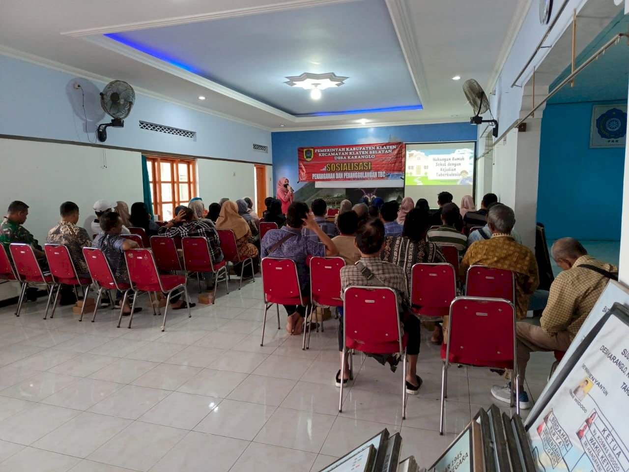 AWAS! TBC Masih Mengintai! : Sosialisasi TBC desa Karanglo, Klaten Selatan